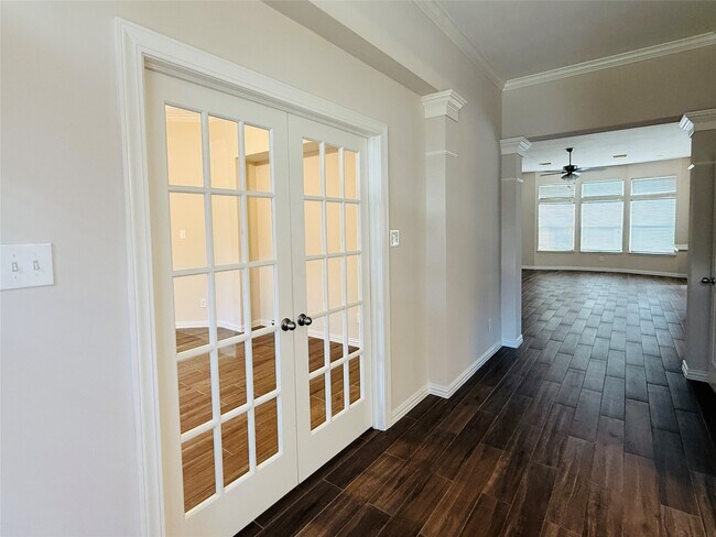 Building Photo - 5222 Hanneck Valley Ln