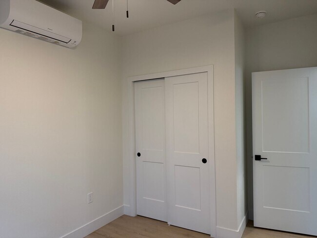 Building Photo - New 600 Sqft. 2 Bedroom 1 Bath Condo in Downtown Sacramento