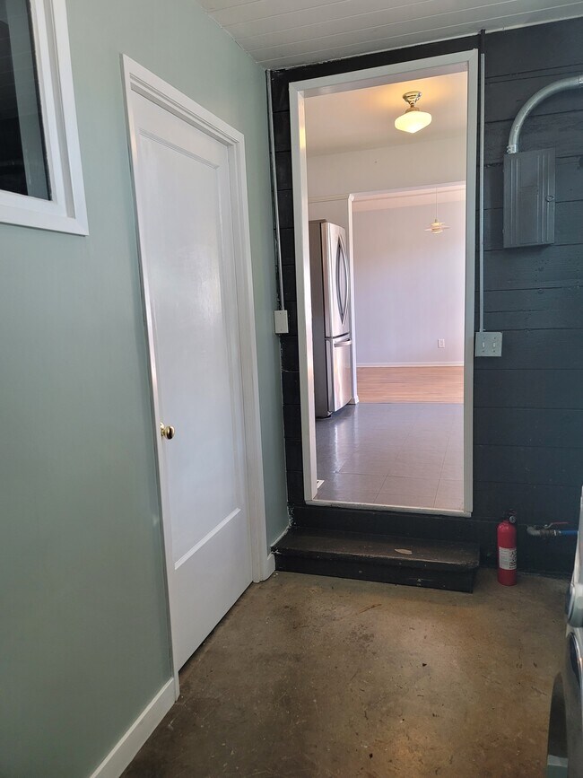 Building Photo - 1110 SE 113th Ave