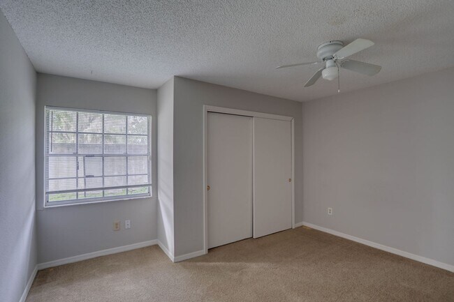 Building Photo - 370 Springdale Dr