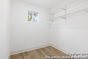 Building Photo - 17807 Hilltop Dr