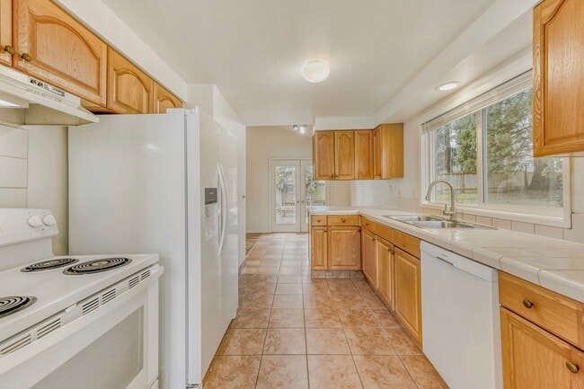 Building Photo - 1467 NW 176th Pl