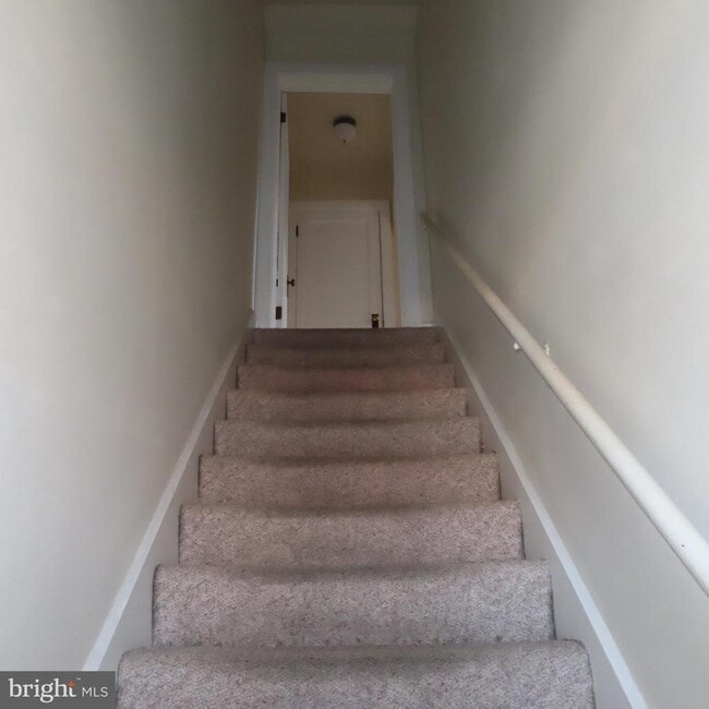 Building Photo - 304 S Coldbrook Ave