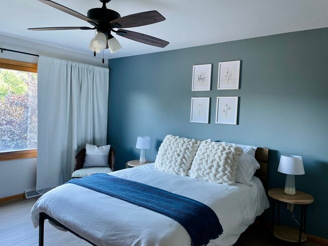 Building Photo - 4202 Lake St