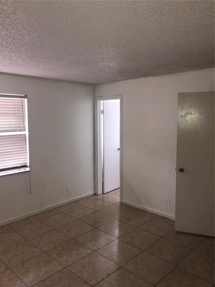 Primary Photo - 95 NE 41st St