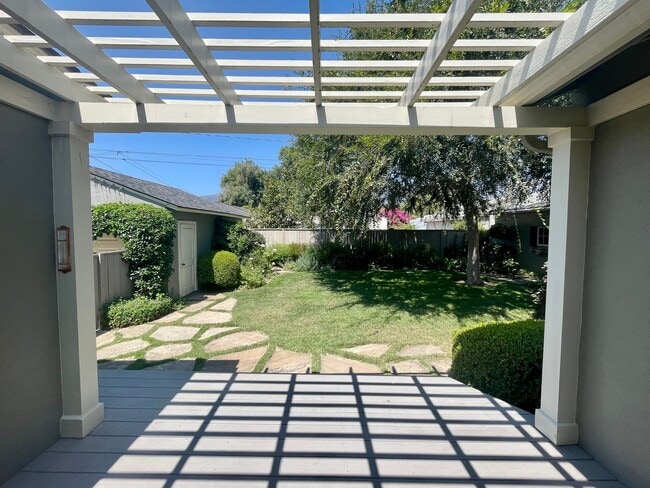Building Photo - Charming San Roque Home on Quiet Cul de Sa...