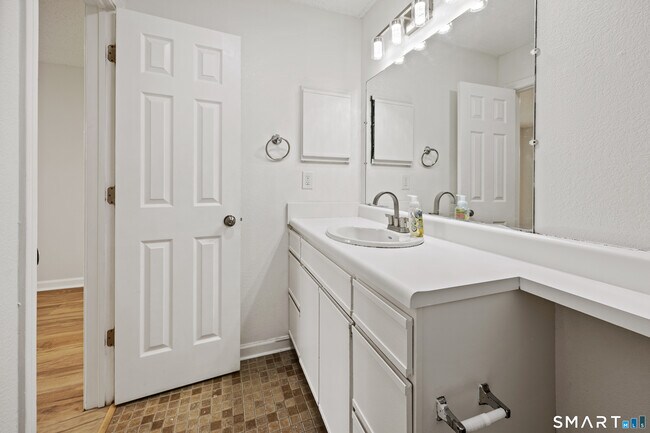 Building Photo - 299 Carriage Crossing Ln