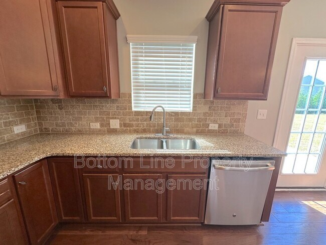 Building Photo - 137 Willow Valley Dr