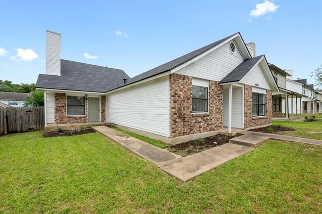 Primary Photo - 2907 W Slaughter Ln