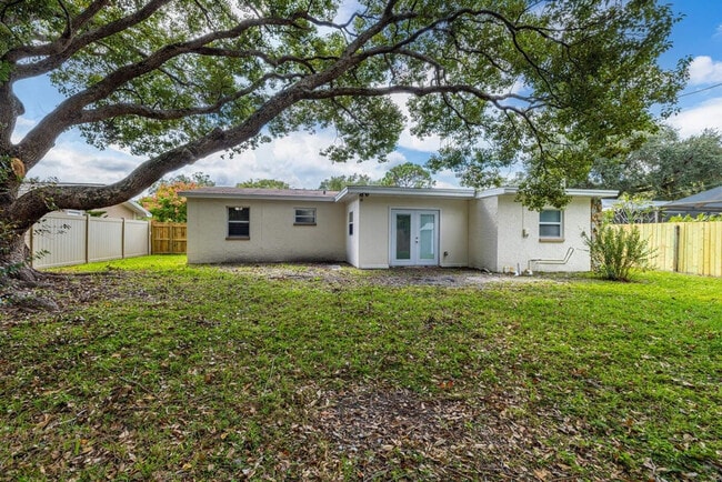 Building Photo - 2454 Whitman St