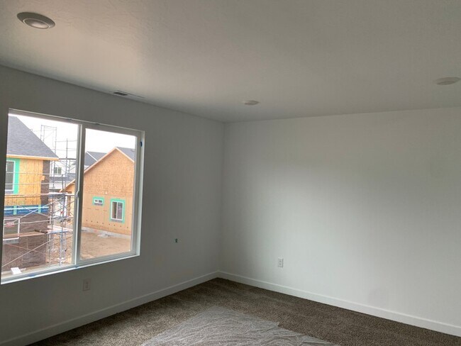 Building Photo - 3423 W 800 N