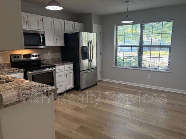Building Photo - 5925 Dunmore Dr