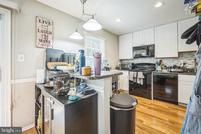 Building Photo - 7701 Durer Ct