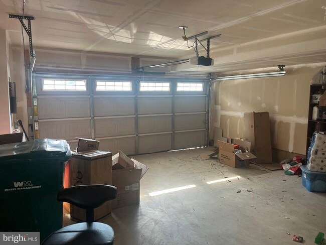 Building Photo - 141 Graystone Dr