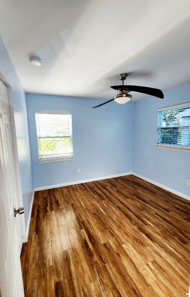 Building Photo - 539 82nd Ave N