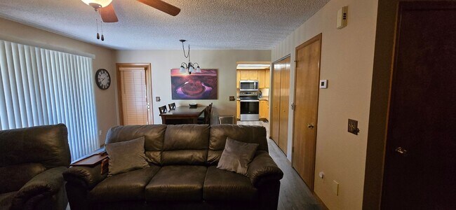 Building Photo - 2831 N Walnut Hills Dr