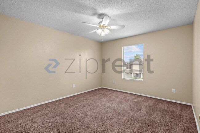 Building Photo - 1836 Vineridge Ln