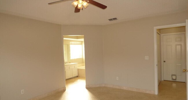 Building Photo - 1685 Aston Hall Ct