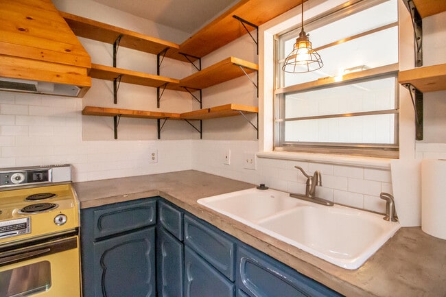 Building Photo - 4814 10th St