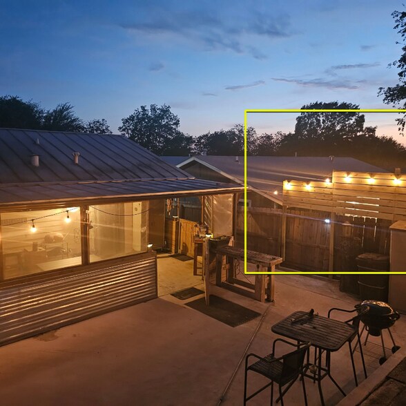 Building Photo - 5311 Costa Mesa St