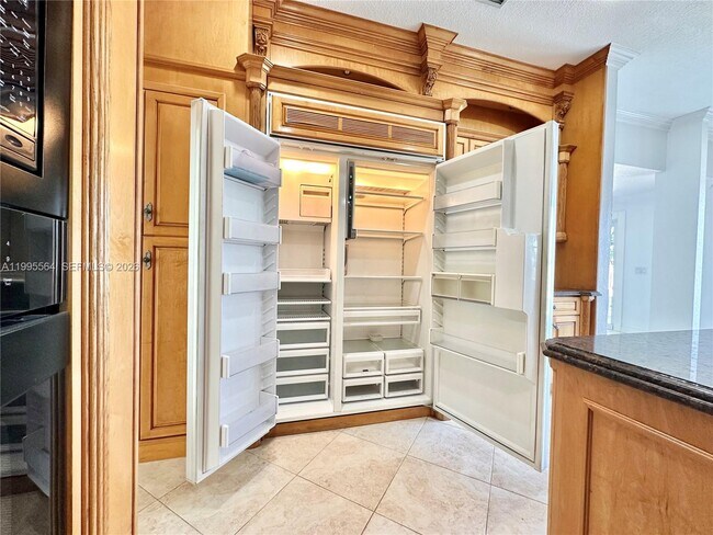 Building Photo - 5023 NW 94th Doral Pl