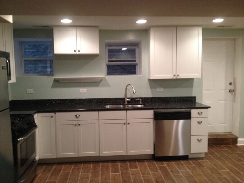 Kitchen - 919 W Newport Ave