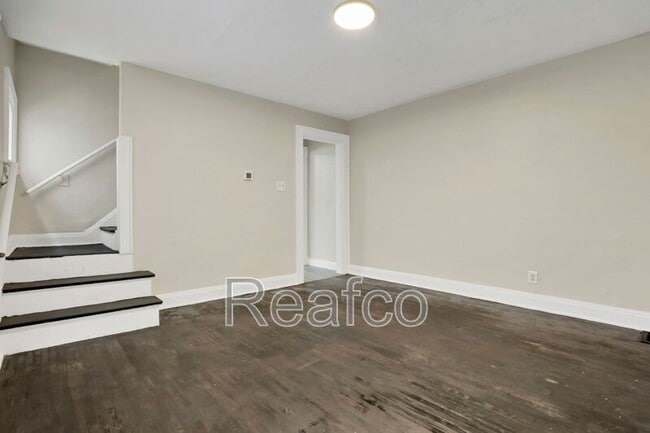 Building Photo - 659 S Burgess Ave