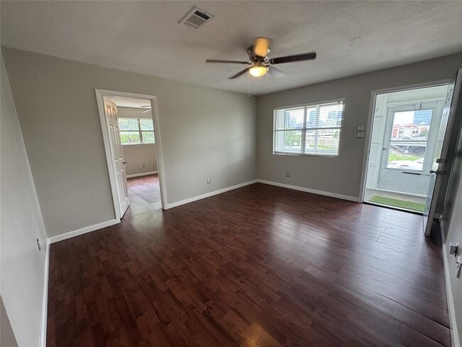 Building Photo - 1401 Olander St