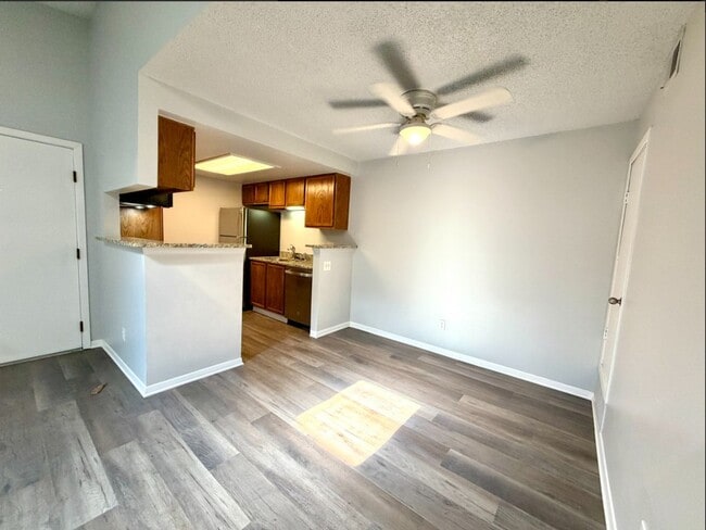 Building Photo - 908 S Walden Way