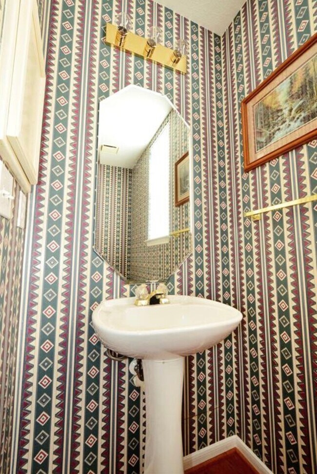 Building Photo - 15410 Oak Lake Glen Dr