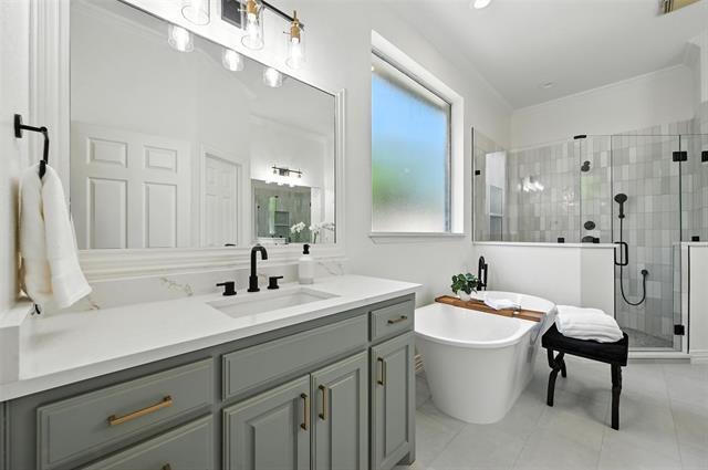 Building Photo - 350 Silverwood Cir