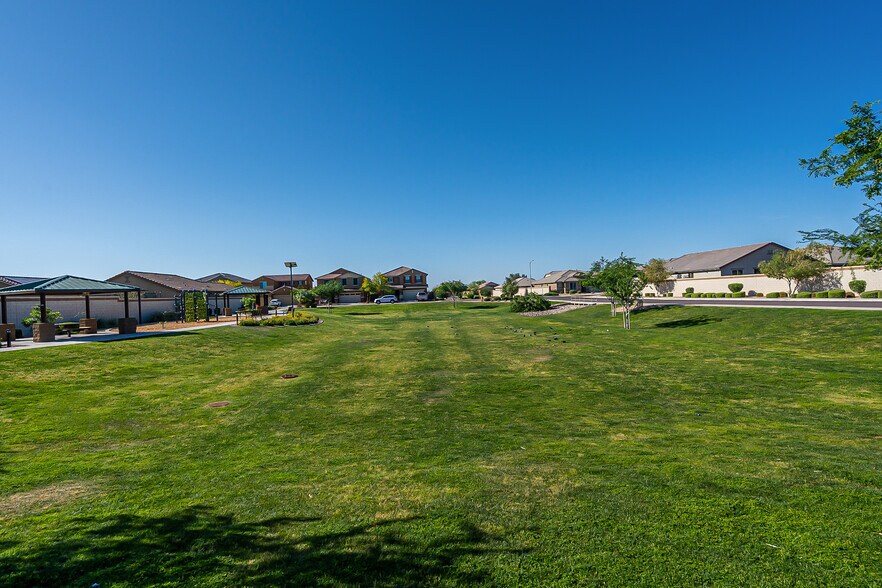 Building Photo - 15877 W Mauna Loa Ln