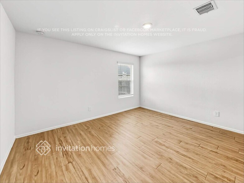 Building Photo - 18739 Mercer Fls Dr