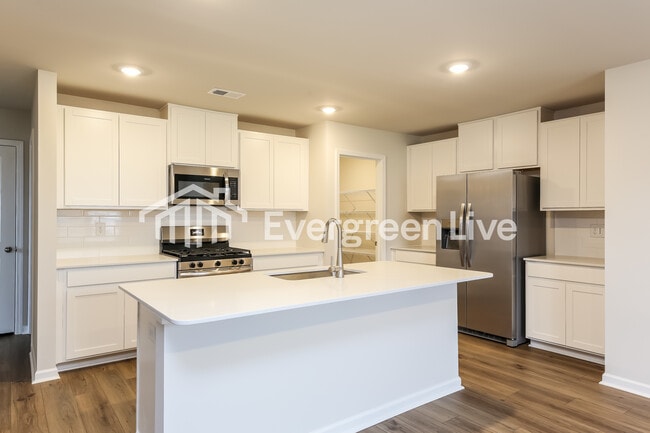 Building Photo - now