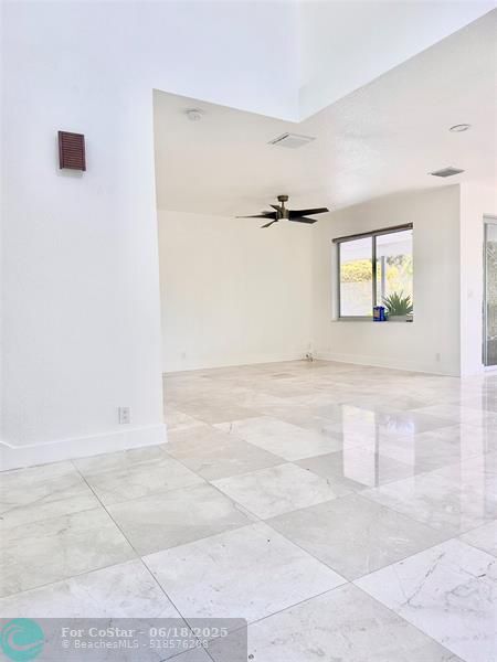 Building Photo - 4755 Chardonnay Dr
