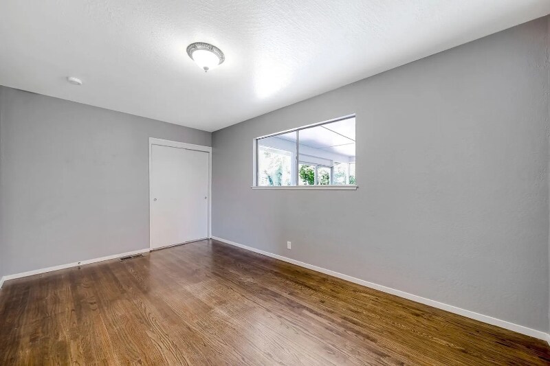 Building Photo - 1158 Pembridge Dr