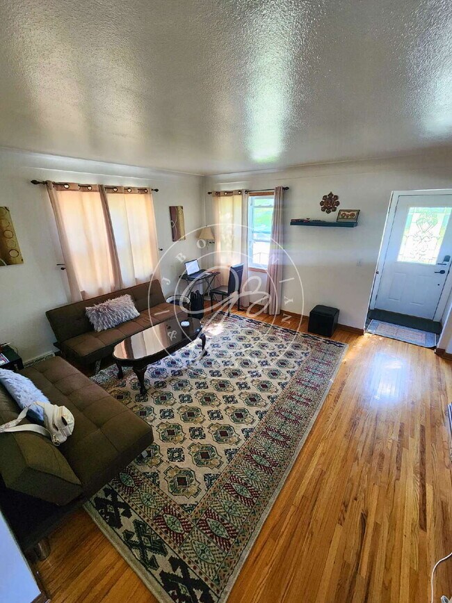 Building Photo - 3 bed 3 bath home for rent near University of Toledo!
