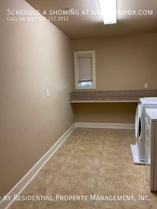 Building Photo - 18278 SW Santoro Dr