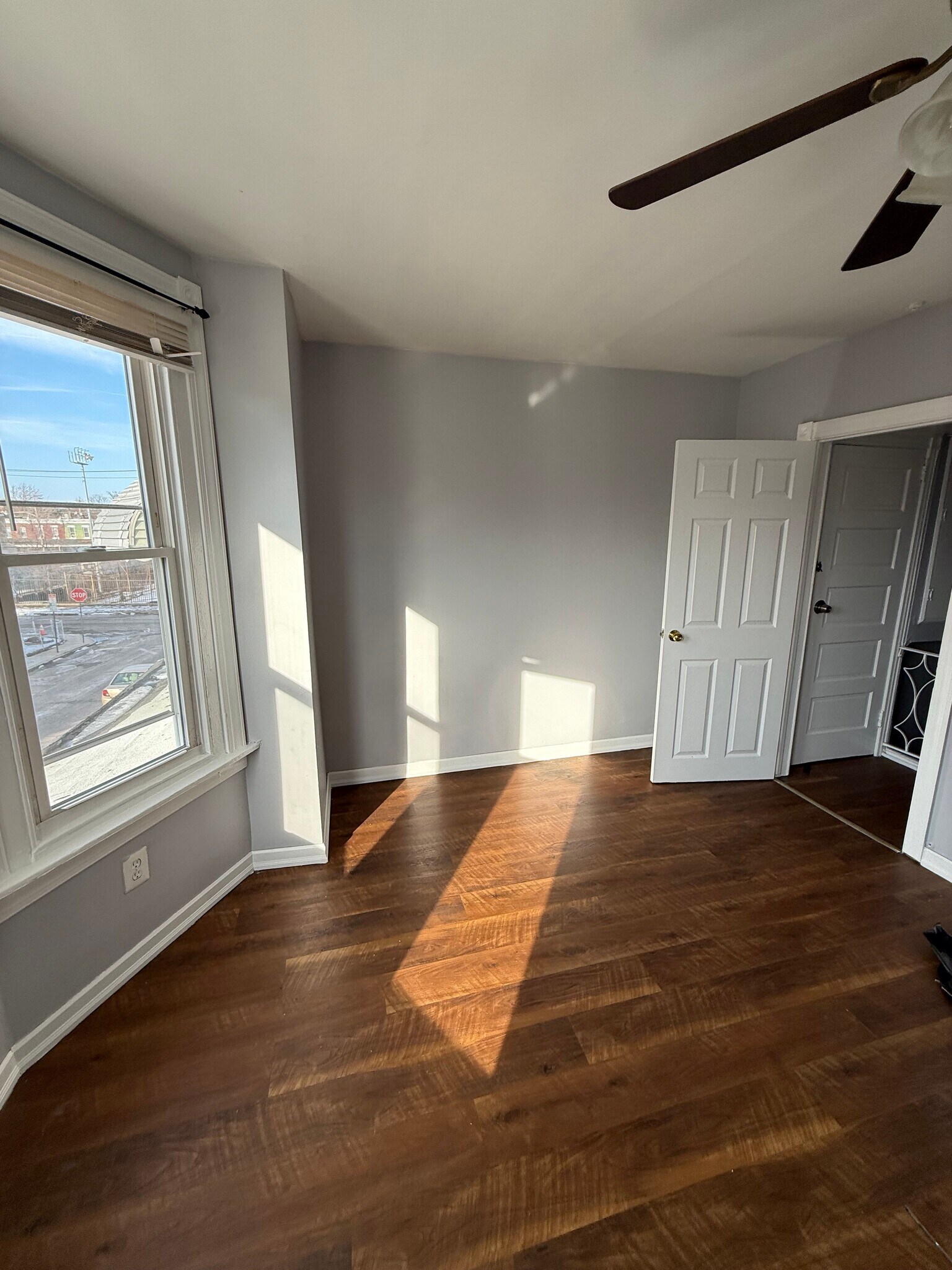 Building Photo - 5753 N Beechwood St