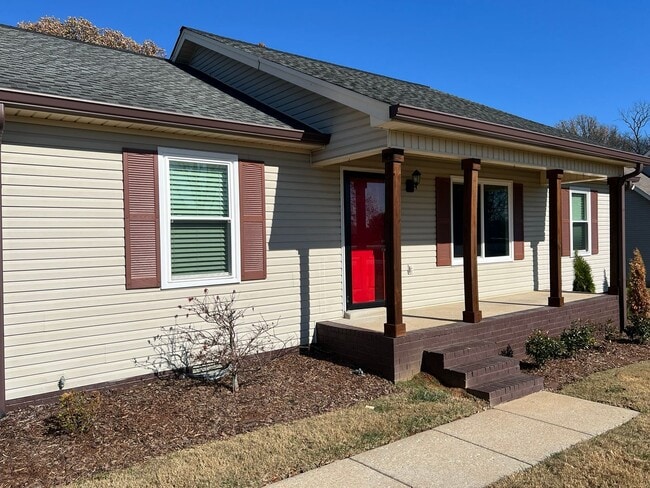 Primary Photo - 204 Homewood Dr