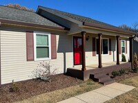 Building Photo - 204 Homewood Dr