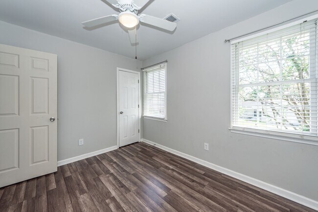 Building Photo - 4 Bedroom, 2.5 Bathroom Home in Tall Pines...
