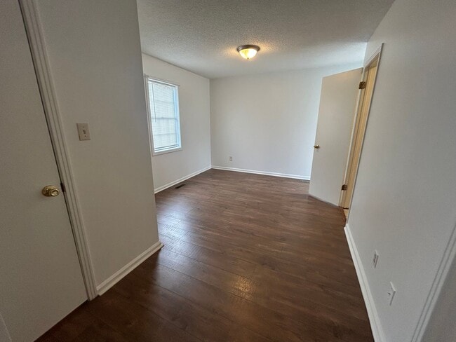 Building Photo - 1122 Tamm St