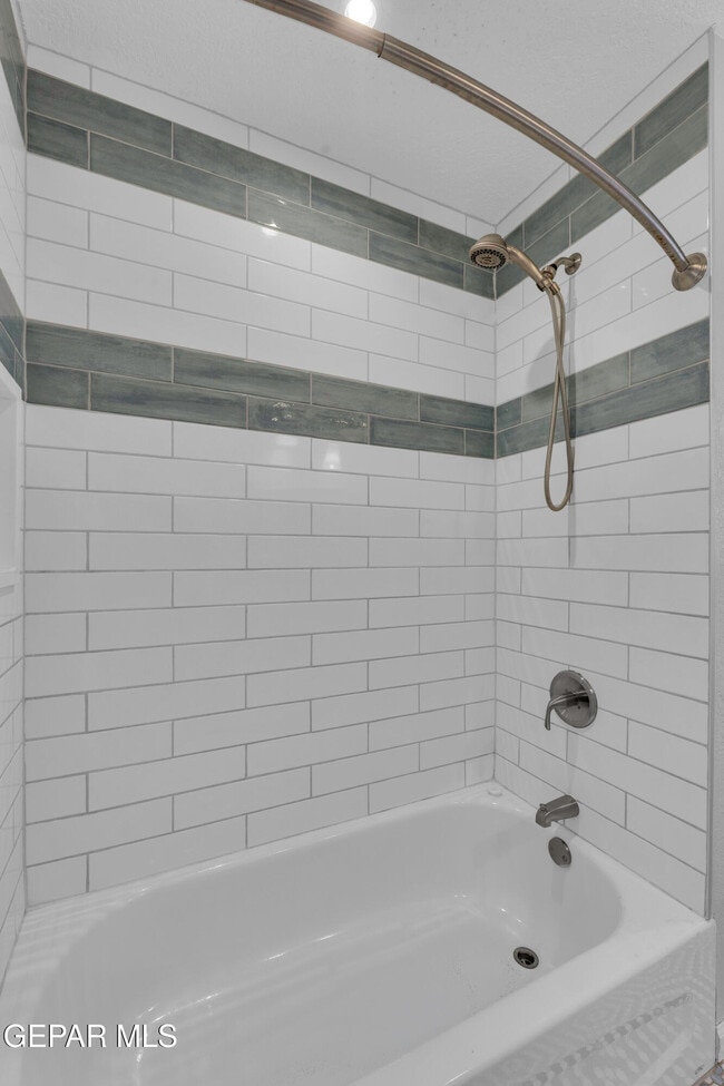 Building Photo - 252 Trinity Pl