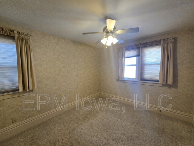 Building Photo - 212 Randall St