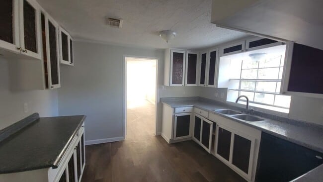 Building Photo - Nice property in Bolivar St, Vidor