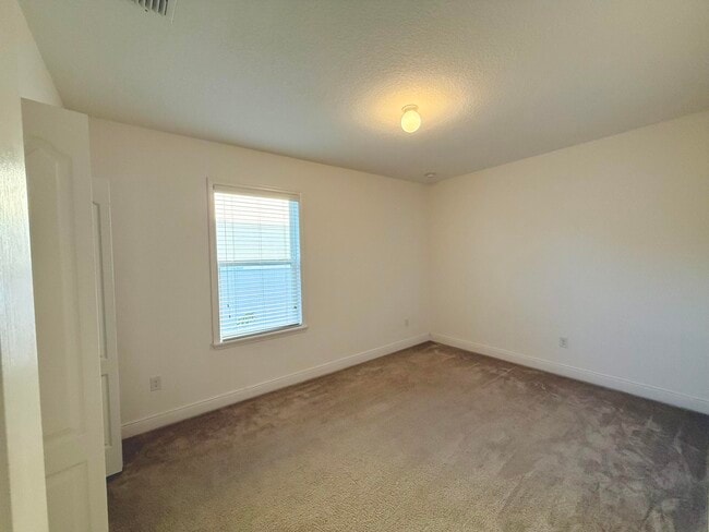 Building Photo - 189 NE Jettie Terrace