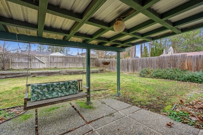 Building Photo - 1307 E Thurston Ave