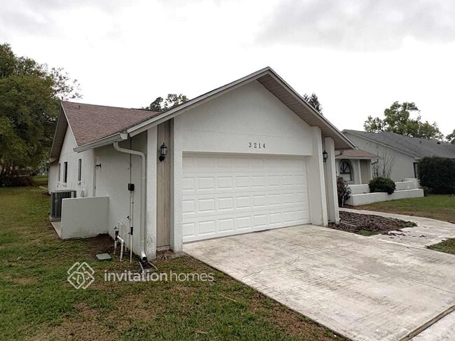 Building Photo - 3214 N Thackery Wy