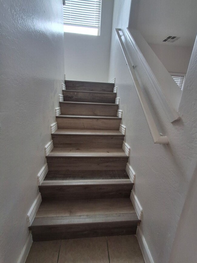 Building Photo - 1280 E Saddle Way